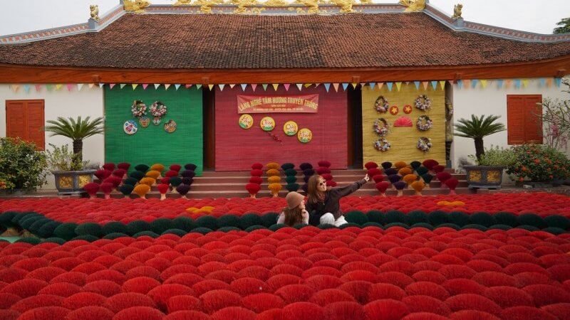 As the Lunar New Year approaches, the Quang Phu Cau incense village becomes even more bustling