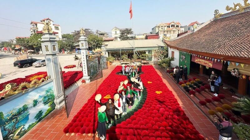 The vibrant Quang Phu Cau incense village
