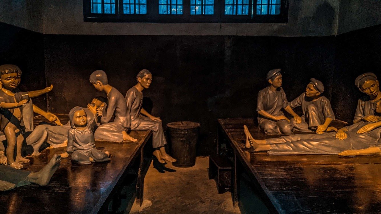 Hoa Lo Prison , Vietnam