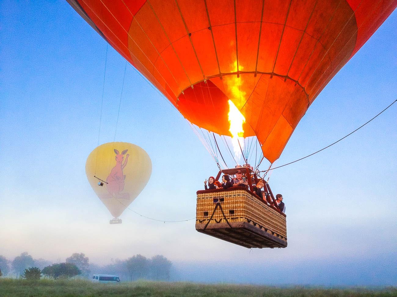 What to Expect from a Hot Air Balloon Flight in Vang Vieng