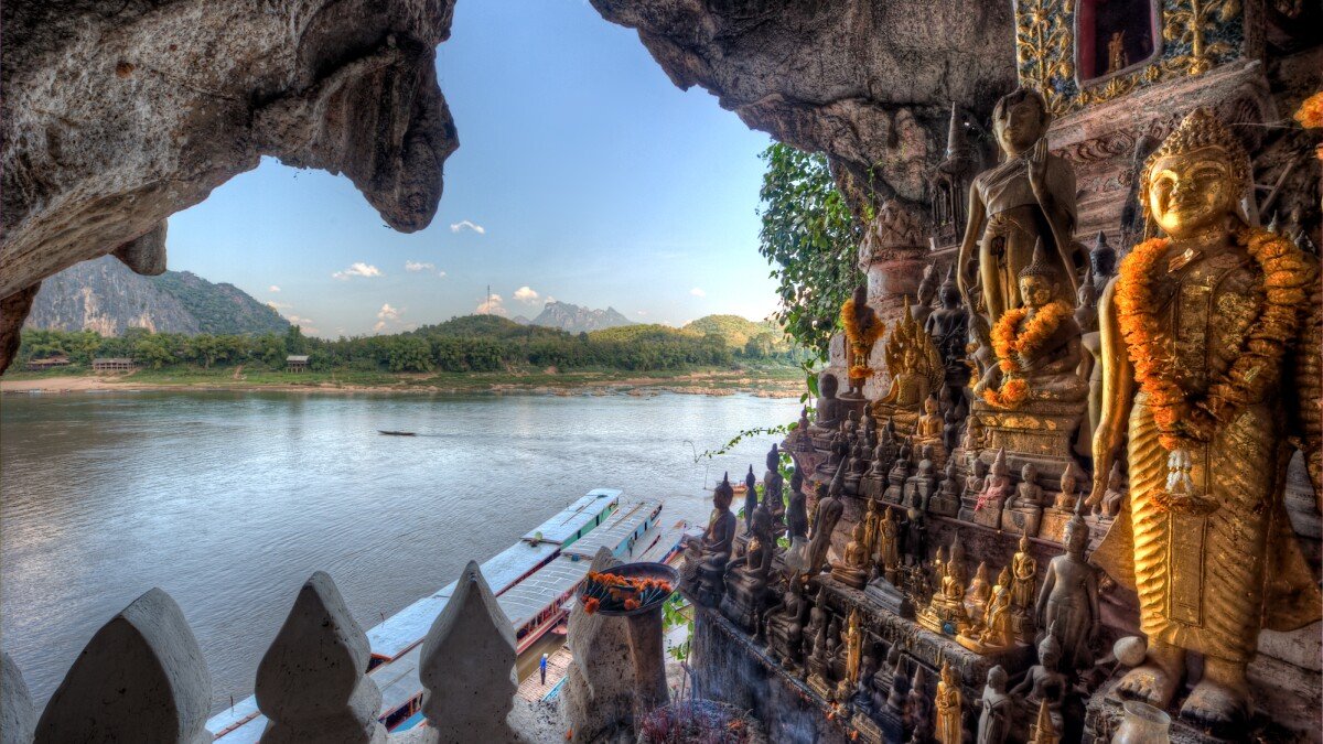 Where Are the Pak Ou Caves Located