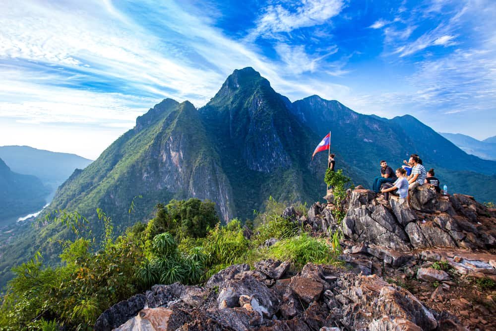 Where Is Nong Khiaw Located