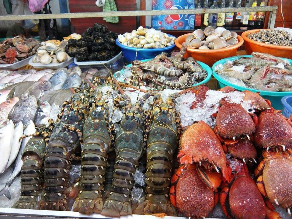 Local Street Food & Markets in Phu Quoc: Where to Eat Like a Local 