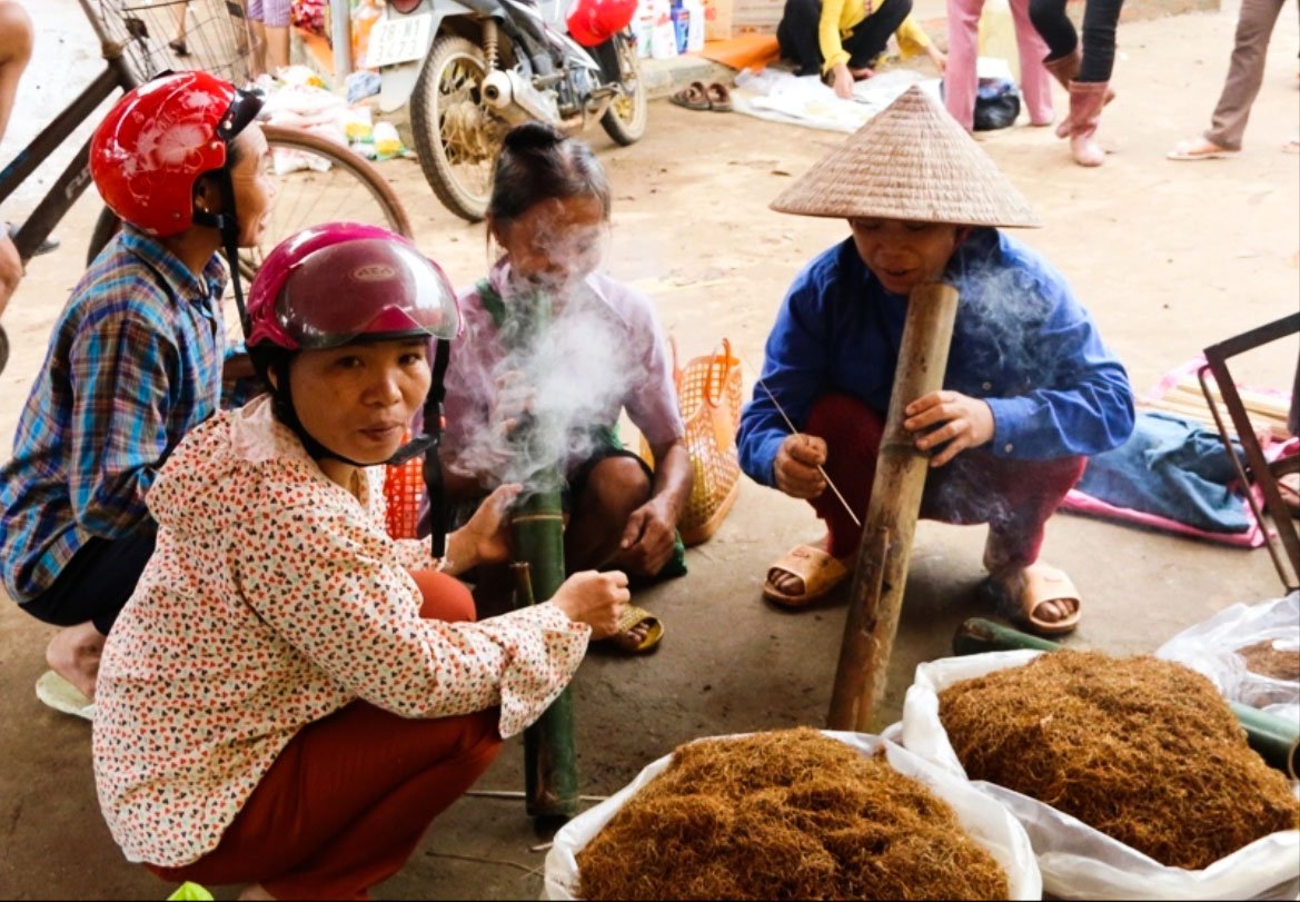 The Different Types of Thuoc Lao Pipes