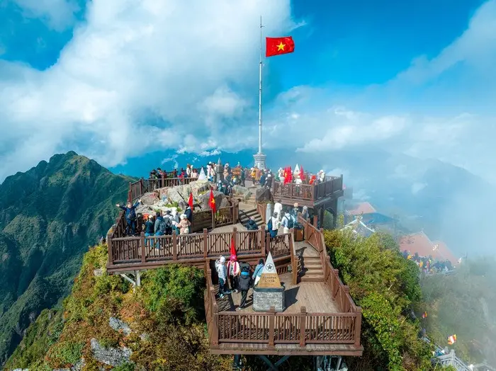 Tourist Crowds