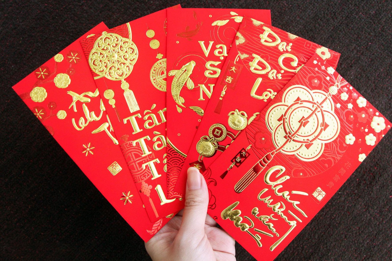 Lì Xì Etiquette: What Not to Do