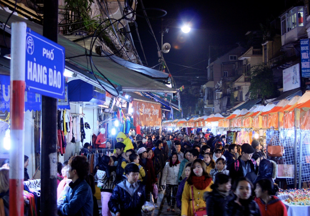 Dong Xuan Night Market