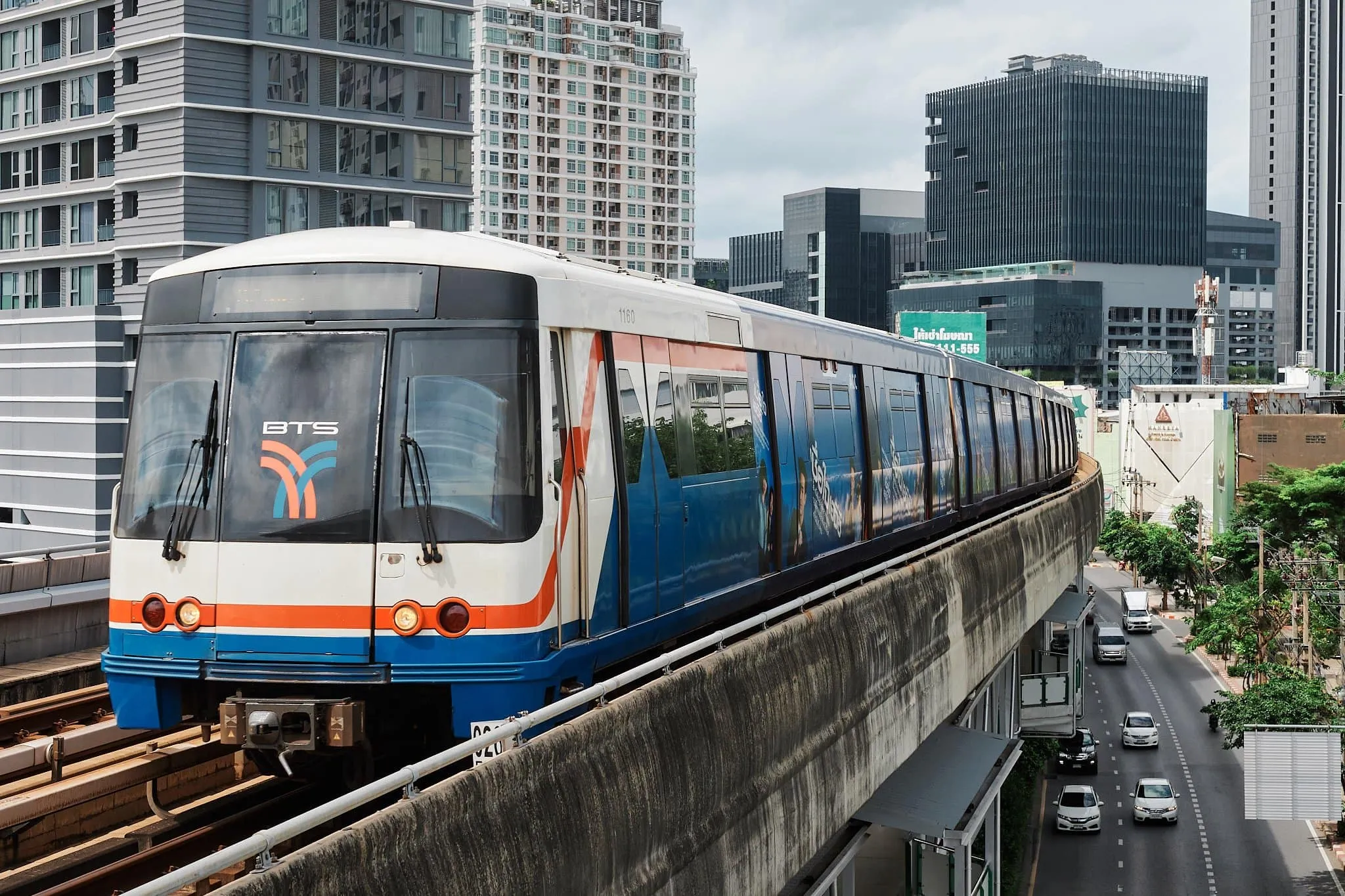 BTS & MRT – Navigating Bangkok’s Urban Jungle