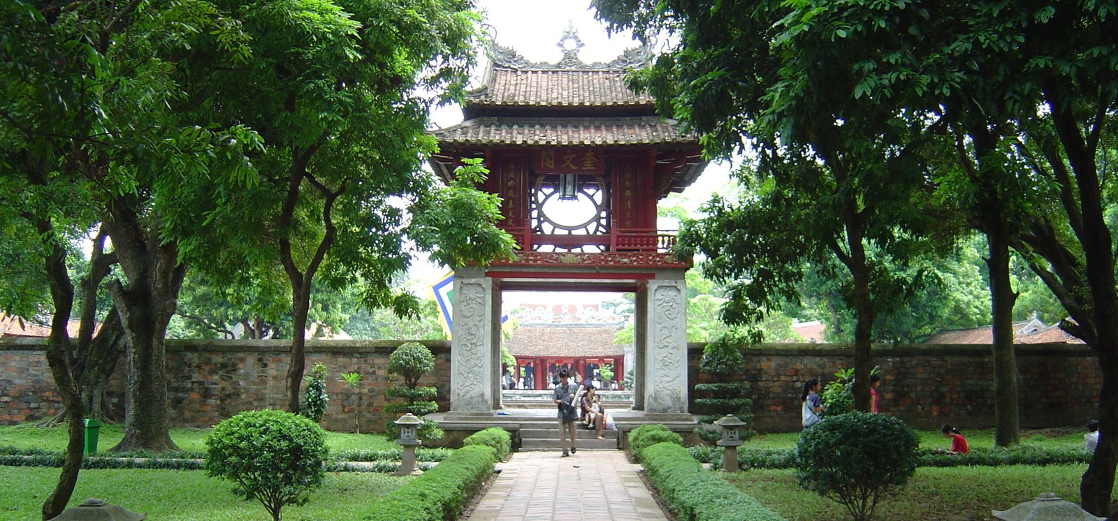 An Exceptional Visit to the Temple of Literature