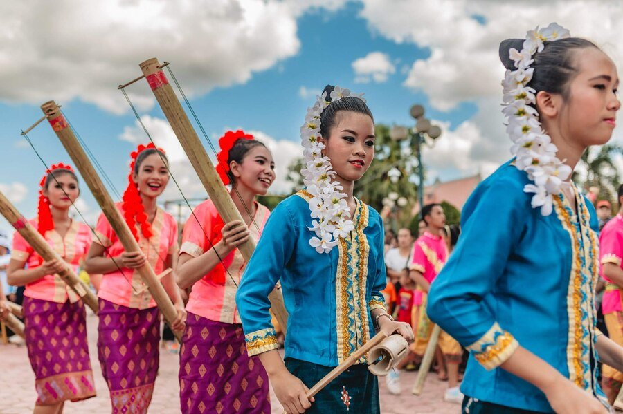 “Hello” in Lao and the Art of the Nop