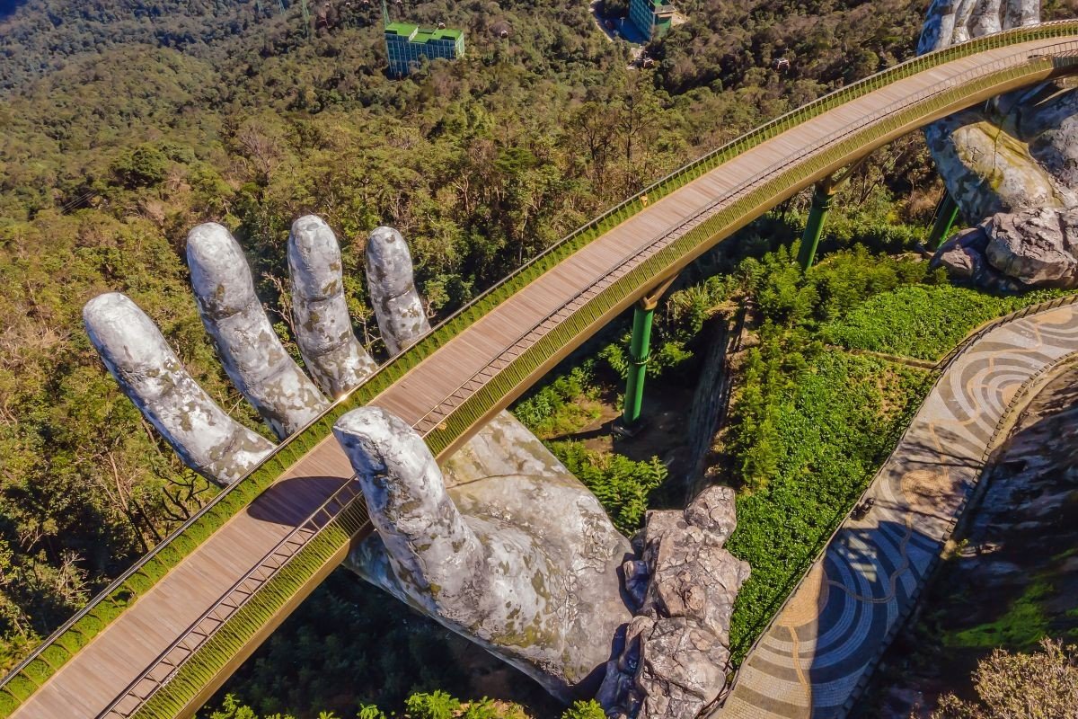 Golden Bridge Da Nang , Vietnam