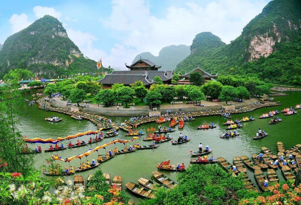 Exploring Tràng An