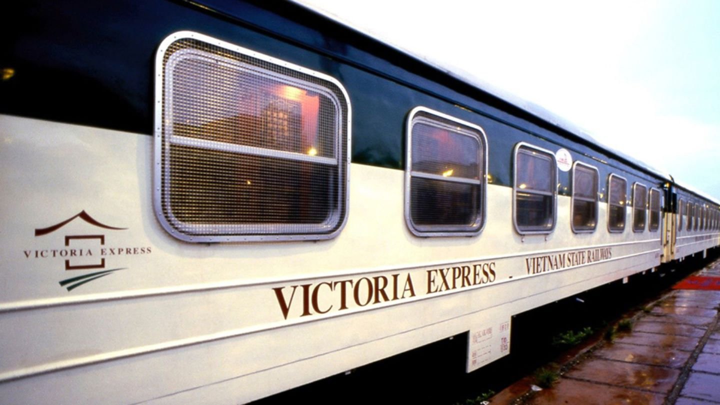 Victoria Express – Overnight to Sapa