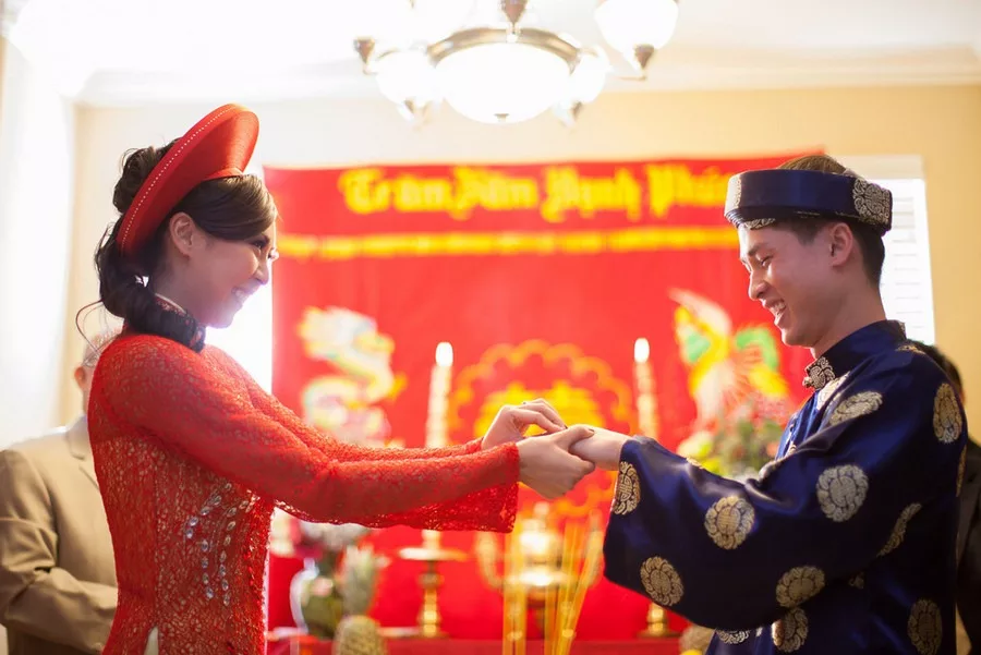 Vietnamese wedding customs are very unique