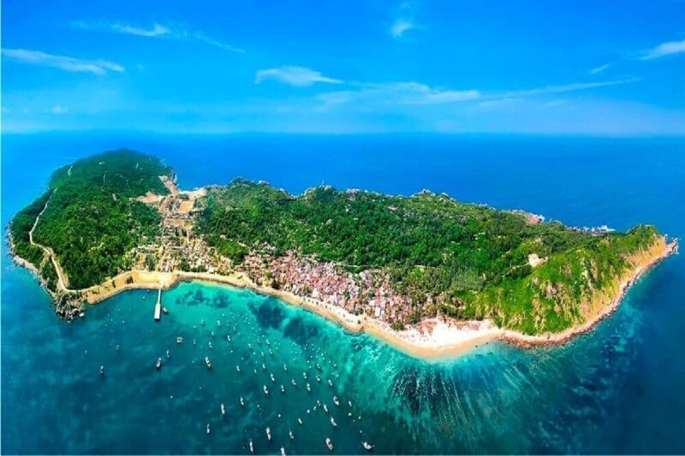 Practical Travel Tips for the Cham Islands