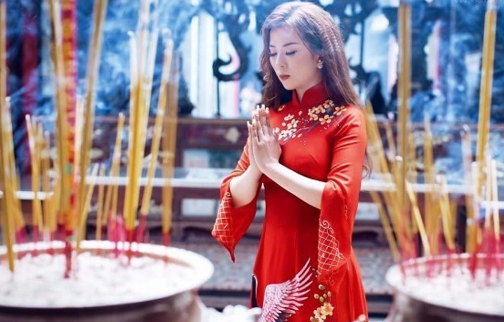 Incense and Ancestor Worship in Vietnam