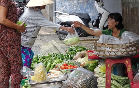 Don’t Forget to Bargain at Markets